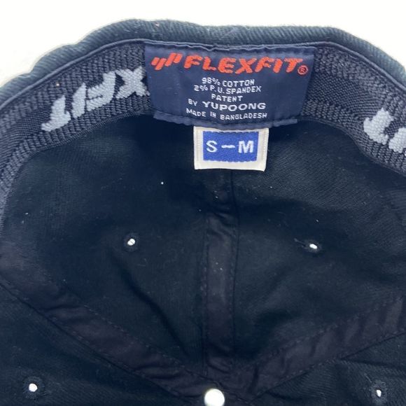 Men's Ozzy Osbourne black fitted ball cap black with red OO Small-med Flex fit - Picture 4 of 4